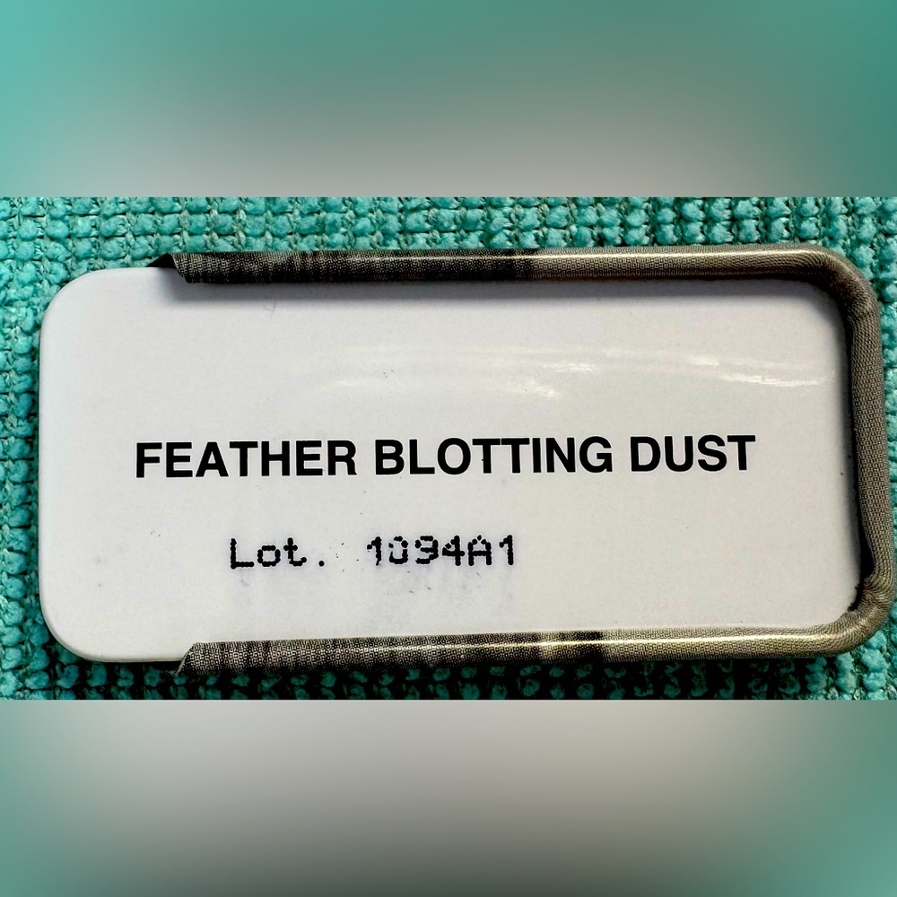Seint Feather Blotting Dust
